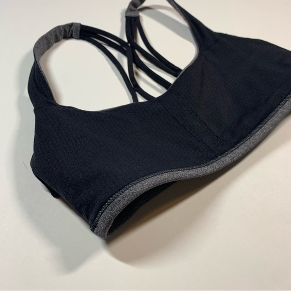 Size 4 Lululemon grey strappy back sports bra - Picture 10 of 14